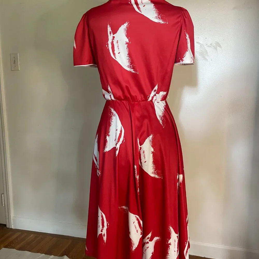 Vintage Joan Curtis red dress w/fish print, size 10 - Picture 4 of 9